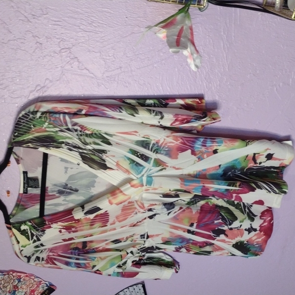 Top - Picture 1 of 1